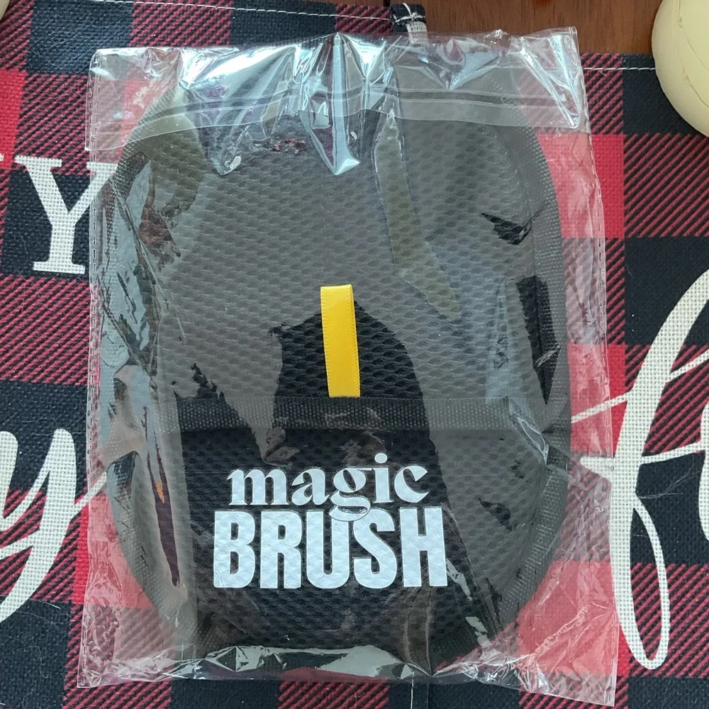 Magic Brush Black and Yellow Bag Easy Pet Hair Removal NWT $8
